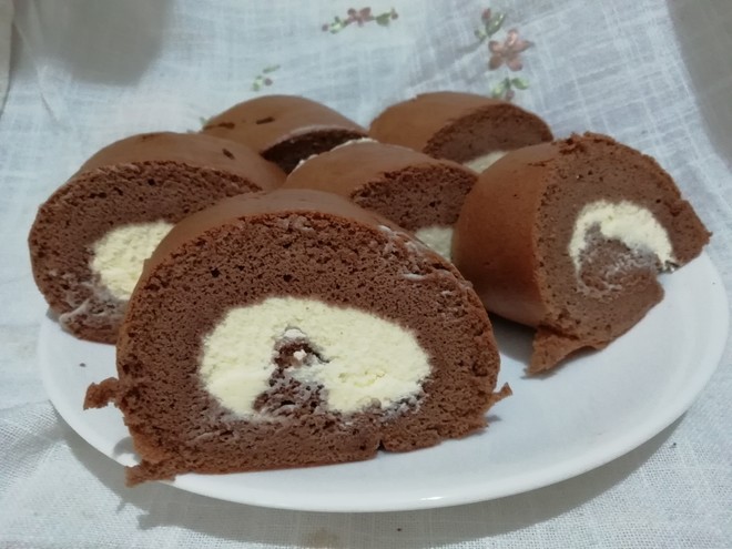 超浓郁卷不裂巧克力蛋糕卷 制作方法