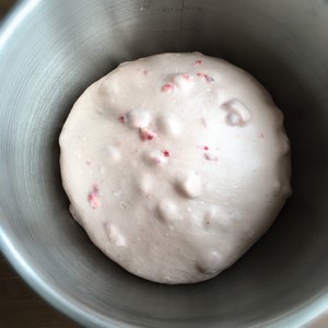 奶油奶酪馅草莓冻干餐包 制作方法