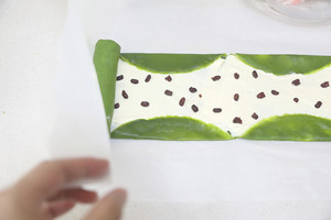 抹茶红豆毛巾卷  制作方法