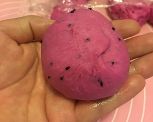 火龙果酸奶面包 制作方法