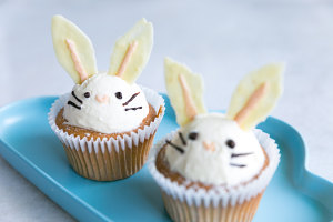 萌萌哒小兔子cupcake  制作方法