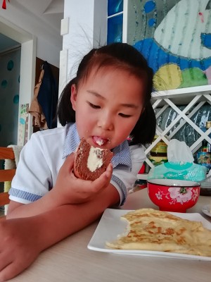 超浓郁卷不裂巧克力蛋糕卷 制作方法