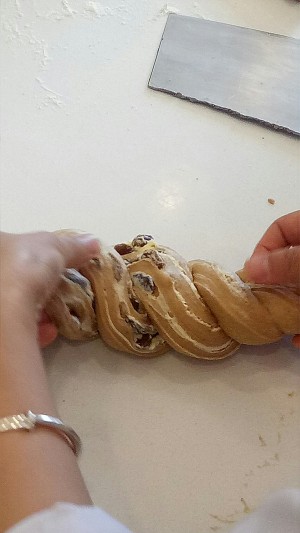 杏仁黑麦面提子面包 制作方法