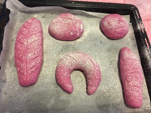 火龙果酸奶面包 制作方法