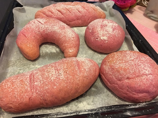 火龙果酸奶面包 制作方法