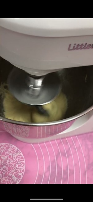 咸蛋黄红豆沙面包 制作方法