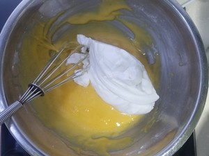 黑芝麻酱戚风蛋糕 制作方法