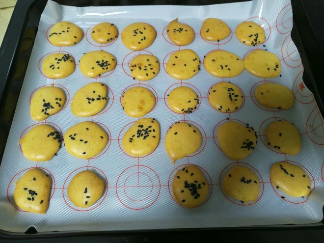 芝麻鸡蛋饼干 制作方法