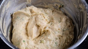 甜中微咸的精品,葱油磅蛋糕 制作方法