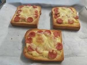 芝士火腿烤吐司（快手早餐）  制作方法