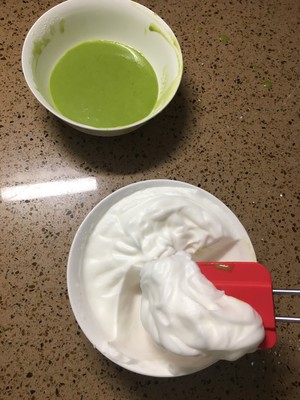 辅食:菠菜山药蛋糕卷(无糖) 制作方法