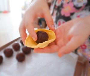 【懒人版】超详细快手蛋黄酥 制作方法