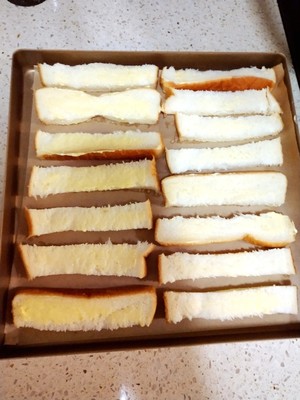 咔擦咔擦脆的黄油吐司条  制作方法