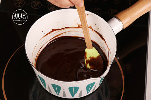 爆浆熔岩曲奇：热吃能流心，冷吃像生巧 一抿即化还零失败~