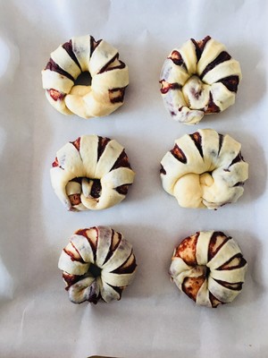 豆沙圈圈包 制作方法