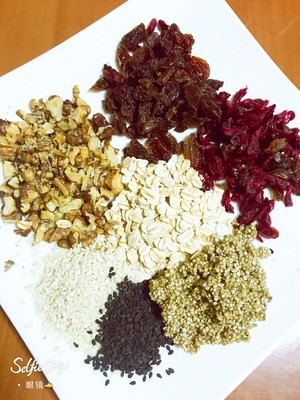 杂粮坚果全麦软欧包  制作方法