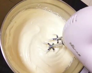 软萌的杯子蛋糕（口感湿润的cupcake） 制作方法