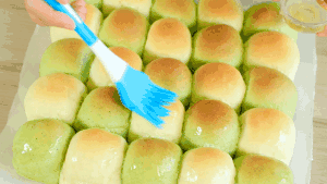 菠菜/牛奶小餐包 制作方法