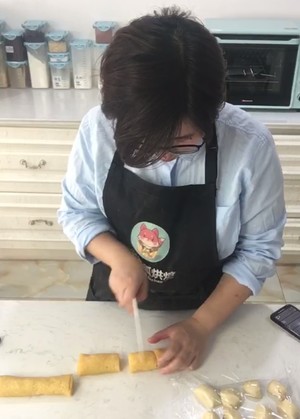 酥皮椰蓉糯米馅老婆饼 制作方法
