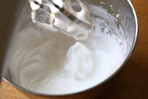 葡萄干巧克力豆玛芬蛋糕（6连玛芬蛋糕模） 制作方法