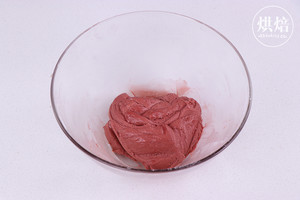 一次发酵的粉色菠萝包，连茶餐厅的招牌菠萝油都快被它取代!