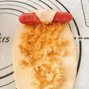 松软的肉松(香肠)(牛角)面包 制作方法