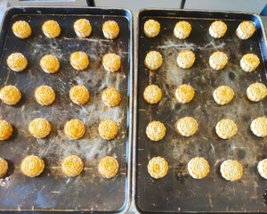 广式月饼－蛋黄莲蓉月饼 制作方法