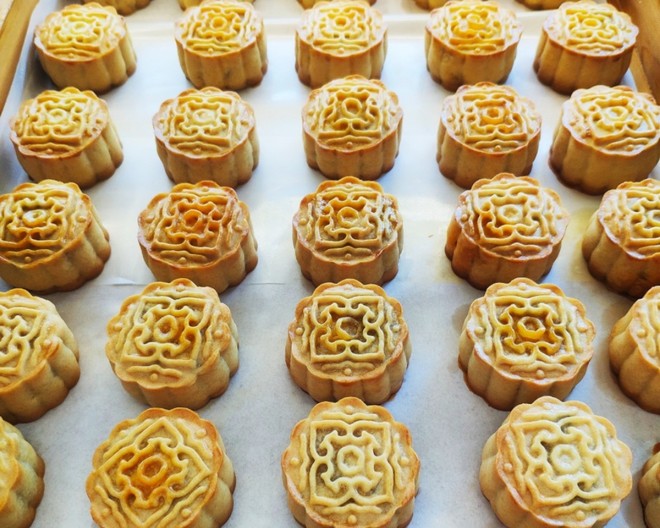 广式月饼－蛋黄莲蓉月饼 制作方法