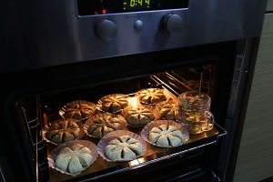 香软可口的花式豆沙面包 制作方法