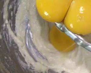 后蛋法肉松蛋糕  制作方法
