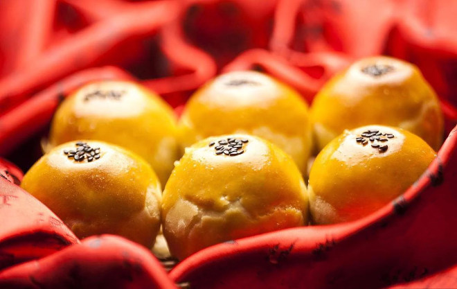 这颗蛋黄酥，让你甜足365天  制作方法