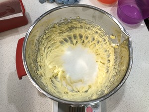 核桃葡萄干奶酪磅蛋糕 制作方法