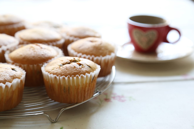 葡萄干巧克力豆玛芬蛋糕（6连玛芬蛋糕模） 制作方法