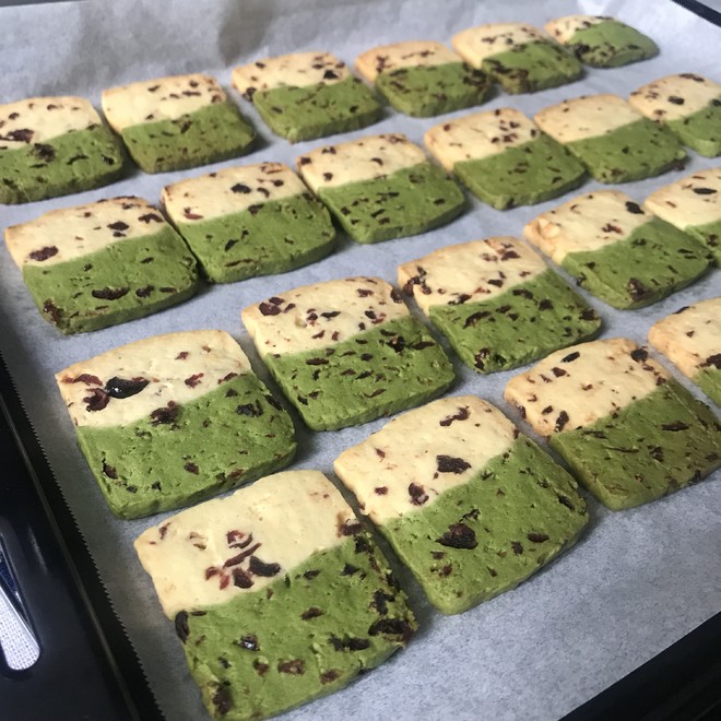 低糖双拼蔓越莓饼干 制作方法