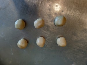 广式月饼－蛋黄莲蓉月饼 制作方法