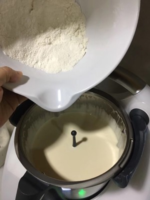 8寸圆模海绵蛋糕  制作方法