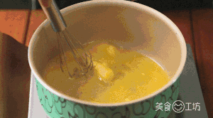 波霸奶茶泡芙-瀑布级的泡芙，一挤就爆浆！