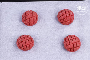 一次发酵的粉色菠萝包，连茶餐厅的招牌菠萝油都快被它取代!