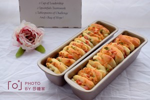 香葱肉松面包条 制作方法