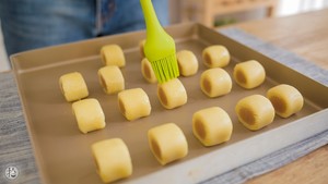 莲蓉一口酥 制作方法