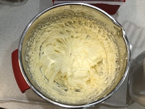 核桃葡萄干奶酪磅蛋糕 制作方法