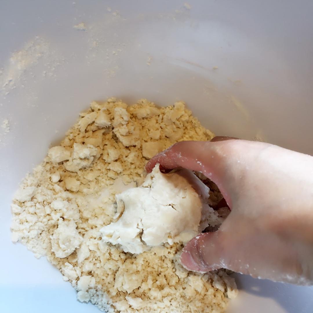 【苏式月饼的做法步骤图，苏式月饼怎么做好吃】驴妈咪-制作