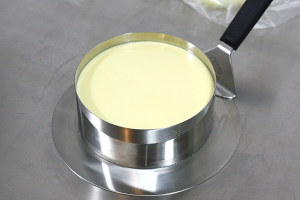 百香果慕斯蛋糕 制作方法