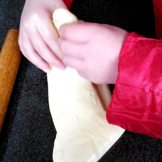 【面包十五分钟手套膜及拉丝秘笈(附七岁儿童终极版)的做法步骤图】潇潇媽-制作