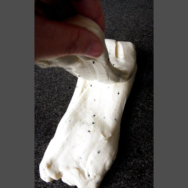 【面包十五分钟手套膜及拉丝秘笈(附七岁儿童终极版)的做法步骤图】潇潇媽-制作