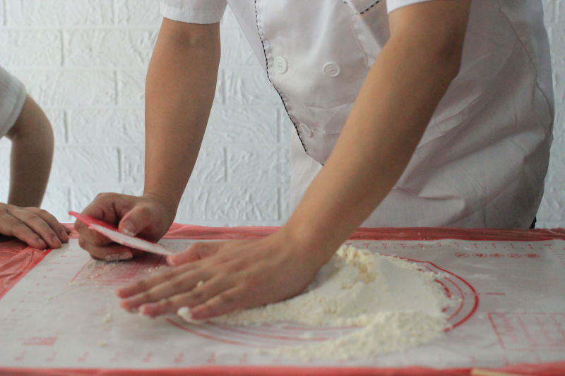 【鲜肉月饼的做法步骤图，鲜肉月饼怎么做好吃】一只梨花压海棠-制作