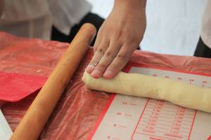 【鲜肉月饼的做法步骤图，鲜肉月饼怎么做好吃】一只梨花压海棠-制作