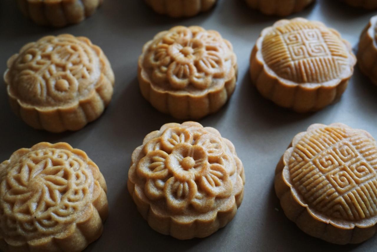 【香芋蛋黄月饼-广式月饼的做法步骤图】冇伱灬冇我-制作