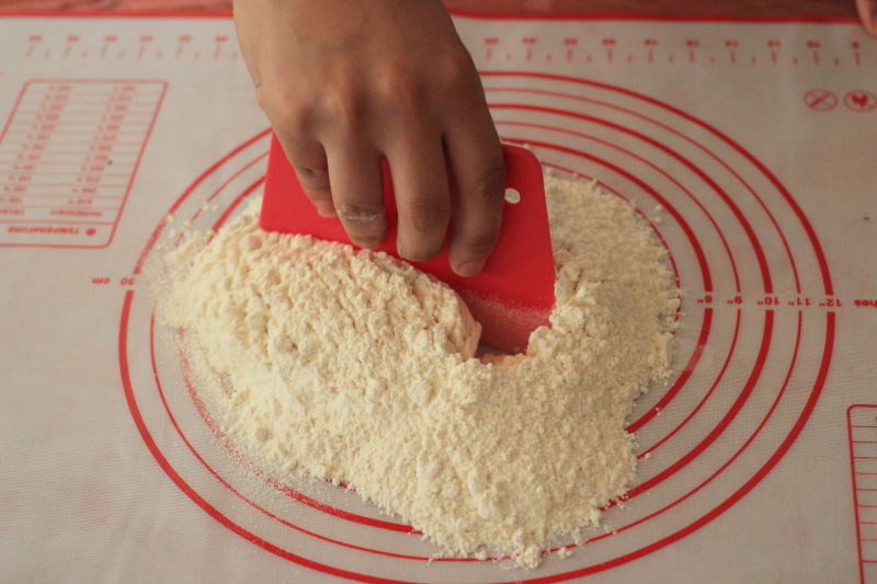 【鲜肉月饼的做法步骤图，鲜肉月饼怎么做好吃】一只梨花压海棠-制作