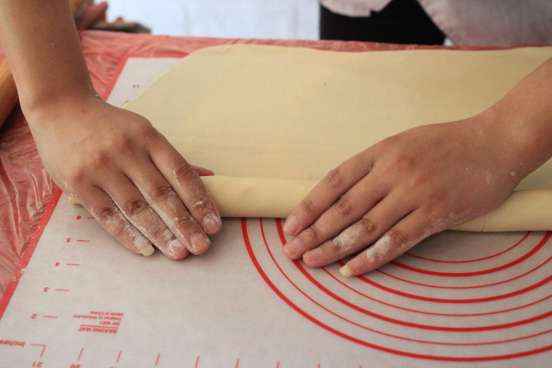 【鲜肉月饼的做法步骤图，鲜肉月饼怎么做好吃】一只梨花压海棠-制作